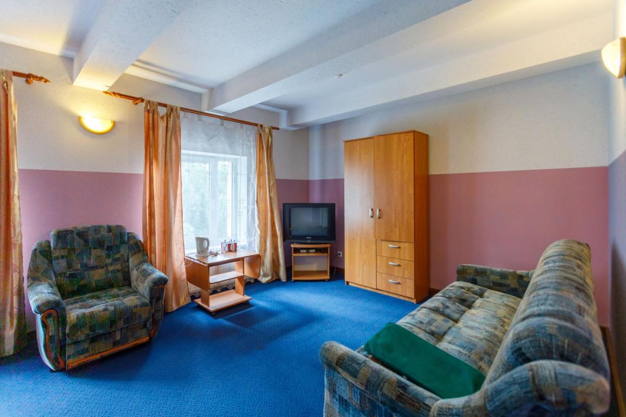 Hotel Viesu Nams “Dimantu Ferma” Ikšķile Exteriér fotografie