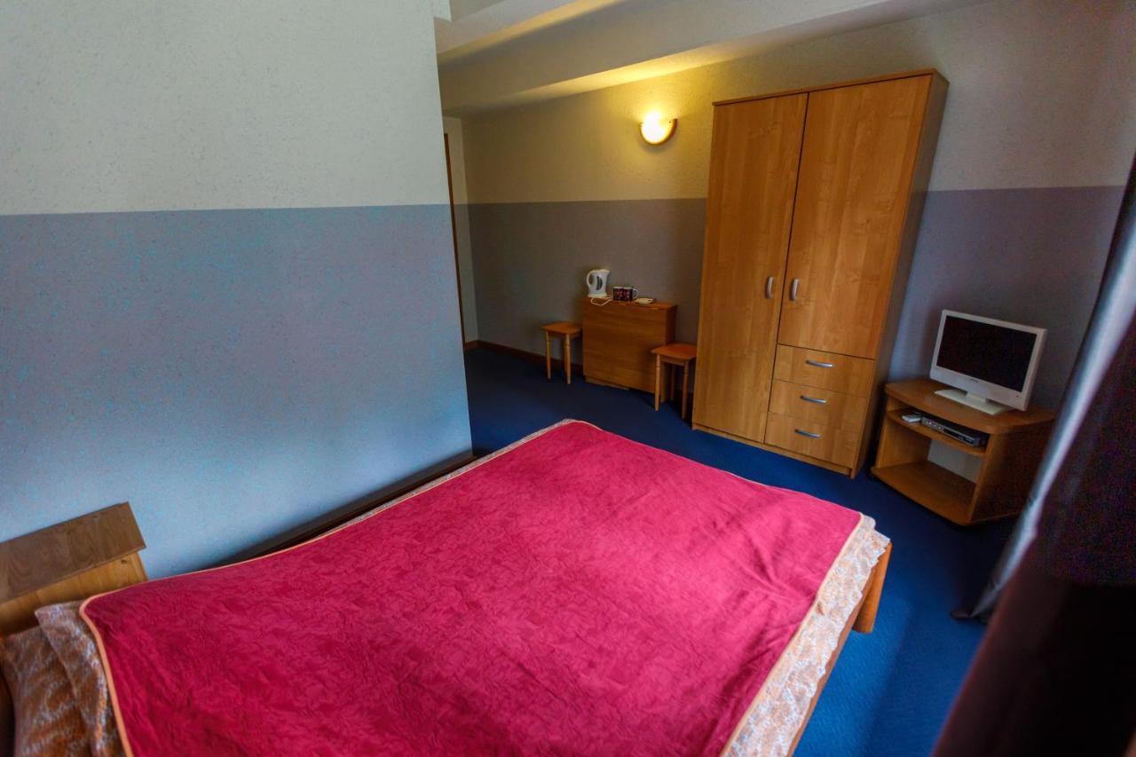Hotel Viesu Nams “Dimantu Ferma” Ikšķile Exteriér fotografie